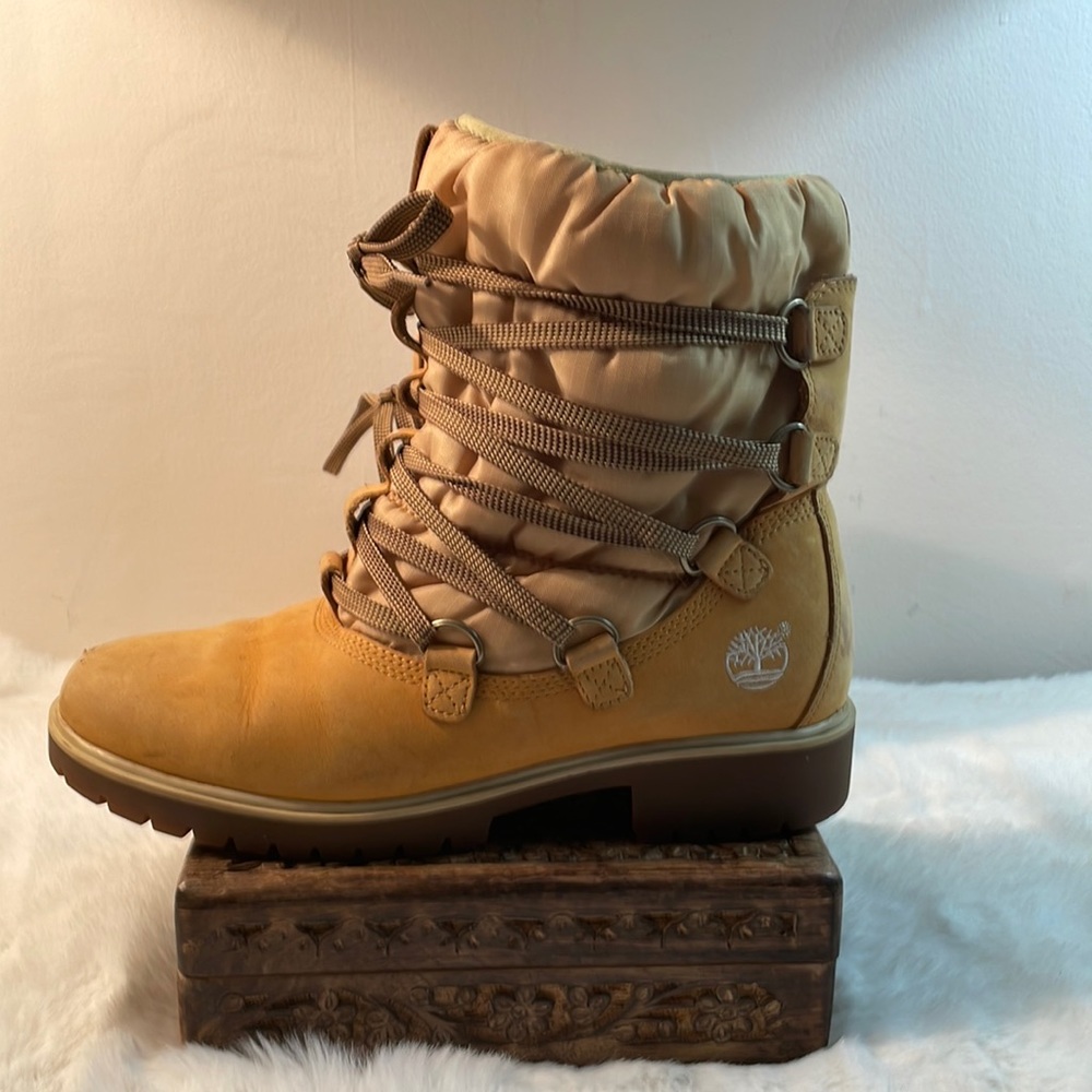Timberland Laced up, Fleece lined boots in Wheat